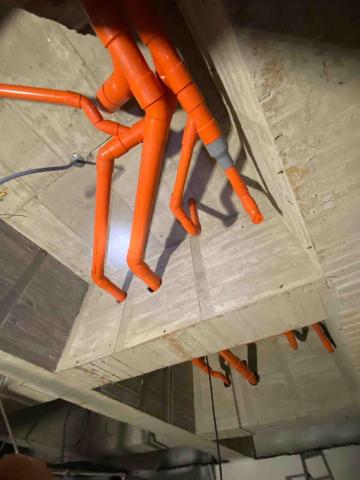 楊冠葳 - 排水吊管