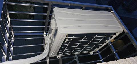 典恆企業社 - 有鐵籃的室外機配置方式