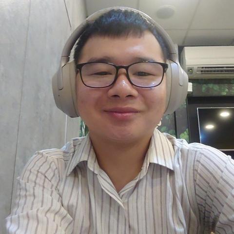 提供插座移位服務的專家李胤亨