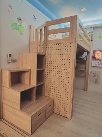 木匠之家CarpentersHouse - 案例ㄧ.新北市蘆洲高腳床洞洞板轉角樓梯櫃