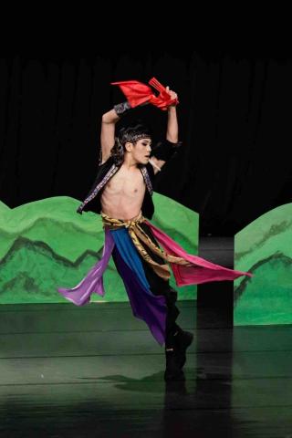 楊士杰 - 全國學生舞蹈比賽