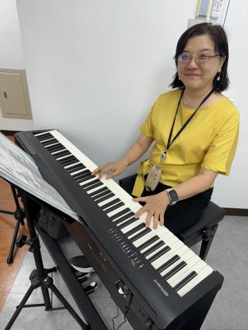 孫麗君（成人/樂齡/樂理/伴奏） - 本人參與教會彈琴已有10以上的經驗。