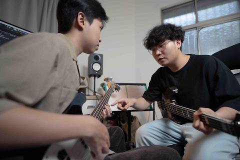 胖仔音樂工作坊  貝斯/吉他/作曲/教學/演奏 - 