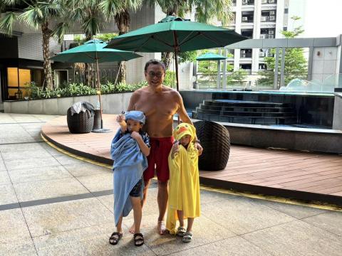 水上安全救生游泳移動教練 施紹雄 麥克叔叔 -  水上安全救生游泳移動教練 施紹雄 麥克叔叔 -