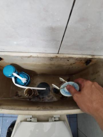 周昆興 - 馬桶水箱維修