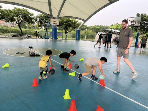 Robert英語籃球 - 