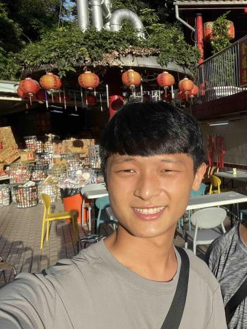 提供龍潭白牌服務的專家鍾祈瑋