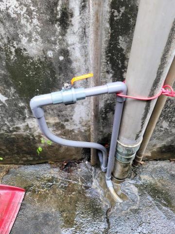 郭韋宏 - 因地震造成牆內水管破裂
施工後新增開關
讓不方便彎腰的老奶奶可以關閉水源更換前方的水龍頭