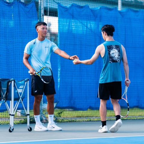 劉冠宏 - 專業、親和力、有耐心一直是我對網球教學這份工作的最高要求！
