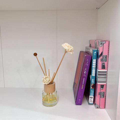 Charmèr鑲媺 - 精油空間擴香瓶
用天然的材料，使空間充滿令人放鬆的香氣。