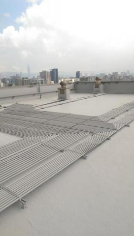 威勝銘室內裝修工程 - 頂樓防水加隔熱膠