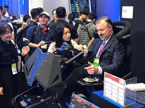 亭潔Chen - 2019 國際創新博覽會 訪談英文口譯