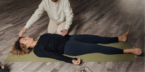 魔法∞心流運轉 - 療癒方式

＞透過晤談了解療癒者目前身心靈狀況＞＞運用靈氣掃描氣場狀態＞＞＞啟動靈氣能量讓身體能量流動＞＞＞＞清除負面能量＞＞＞＞＞補充生命能量

∞全程運用雙手隔空施作在能量體的各個脈輪與氣場，不會觸碰到身體，療癒者只須躺著、閉著眼睛、全身放鬆來接收宇宙能量。∞