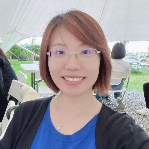 提供多少錢西文服務的專家Susana Wen