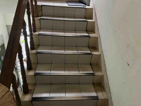 林育賢 - 樓梯清洗後