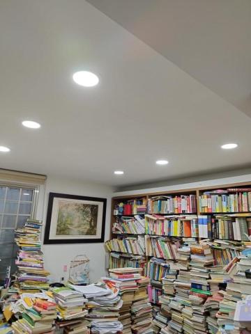 周昆興 - 崁燈修繕更換