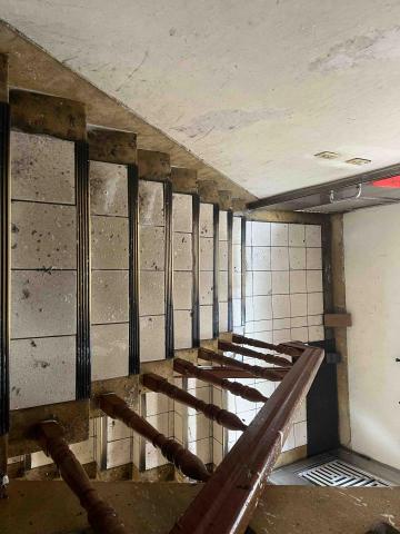 林育賢 - 樓梯清洗前