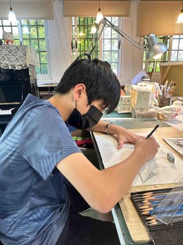 詠荏藝術空間 - 國ㄧ普通班學生學基礎素描