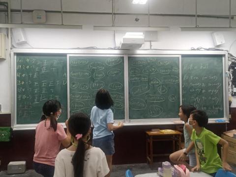 張鈞涵 - 英語班 上課活動