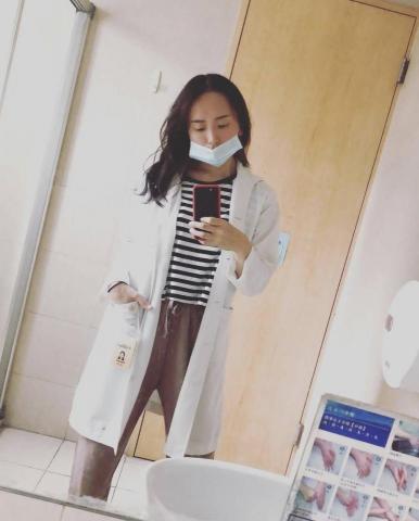 謝佳穎 - 在醫院開刀房工作近五年的時間中，訓練出強韌抗壓性、耐挫力、效率。