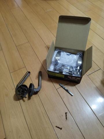 周昆興 - 大門鎖頭更換（施工中）