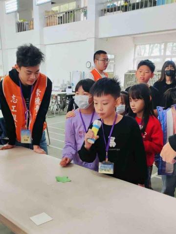 李子興 - 在旁邊給予鼓勵