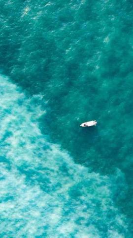 漚泫有限公司 -  龜山島牛奶海