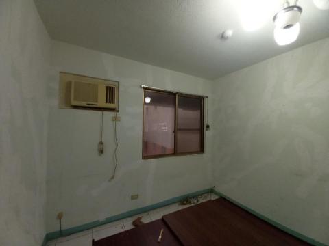 你為什麼不問問神奇海螺呢 - 新竹市，全室不含天花板乳膠漆，社區：工研雙星，批土+防水抗裂水泥+防水漆，全部完成，施工中