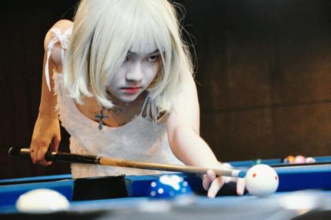 陳詩珈 - 外景拍攝：撞球館