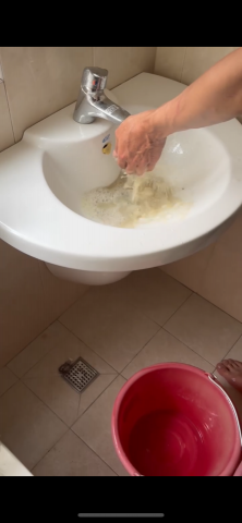 李俊逸 - 水管清洗一開始流出的水