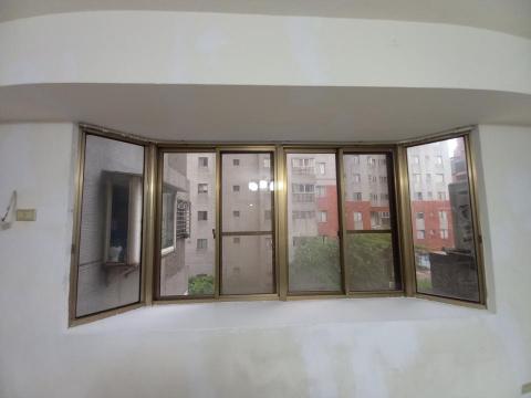 你為什麼不問問神奇海螺呢 - 新竹市，全室不含天花板乳膠漆，社區：工研雙星，批土+防水抗裂水泥+防水漆，全部完成，施工中