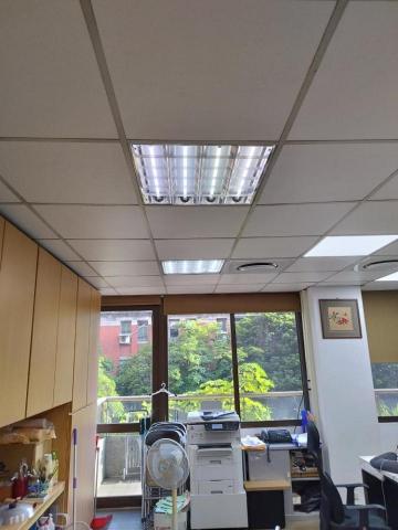 周昆興 - 輕鋼架燈具修繕工程