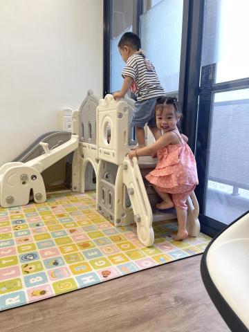 莊雅筑 - 有兒童遊戲區