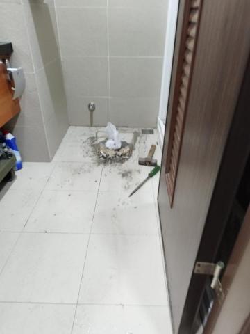 周昆興 - 馬桶拆除作業