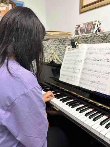 余姿穎｜小提琴教學｜鋼琴教學｜陪練 - 