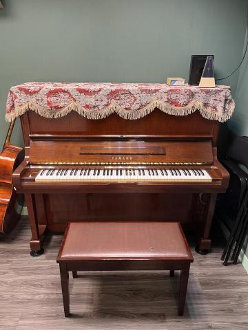 CHEN VIOLINS - 備有Yamaha鋼琴的琴房可以租借