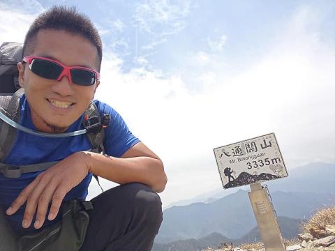 咕咕雞籃球天地、國考體能訓練 - 50座以上百岳的經驗，除了初期10座有前輩帶入門，後來的幾乎都是自助完成，對於長距離體能訓練有一定的體悟和研究。