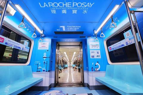 Cindy Huang - 理膚寶水捷運車廂貼圖設計