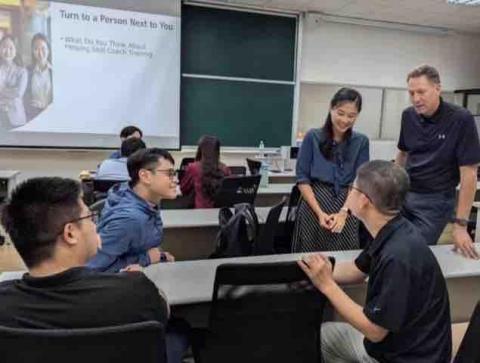 Joe Cho - 美國國際生涯發展學會（NCDA）資深總教練 Mark
Danaher 工作坊口譯（2024/08/14 陽明交大北門分校）