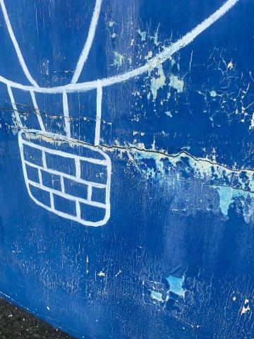 釧灃工程行 - 外牆龜裂，準備從新處理上漆