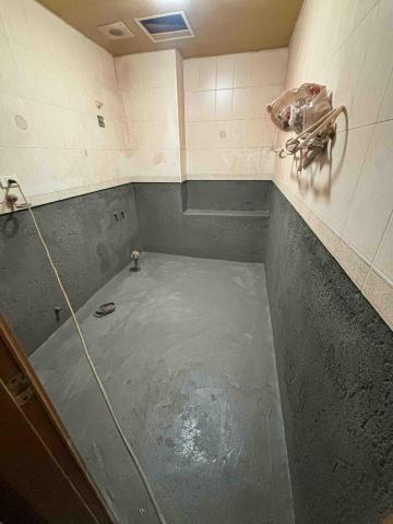 陳俊吉泥作統包 - 半間廁所 防水 
（廁所翻新 浴缸打掉改為改為乾濕分離