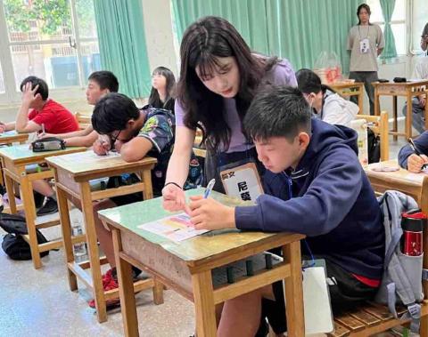 蔡心喬 - 偏鄉國中英語教學