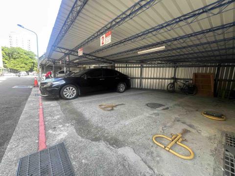 寒藝靈彩有限公司 - 台北市大安區
停車格畫線(快看不見的格線)-Before  寒藝靈彩有限公司 - 台北市大安區
停車格畫線(快看不見的格線)-Before