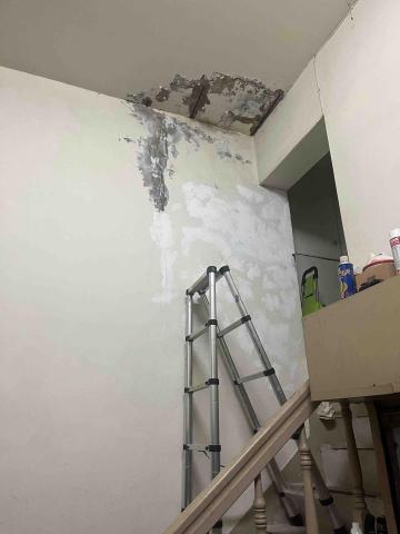 寒藝靈彩有限公司 - 台北市內湖區
住家停車處樓聽間天花板壁癌 寒藝靈彩有限公司 - 台北市內湖區
住家停車處樓聽間天花板壁癌