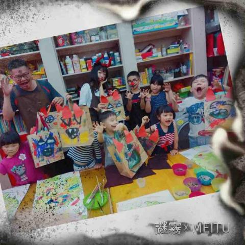 鍾雯卉 - 兒童畫室與小朋友的萬聖節合照