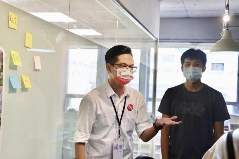 Kevin - 帶學生團體討論