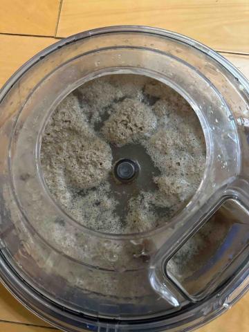 健康守護家-凱濠 - 床墊得受到多少的摧殘 小孩吐奶尿床 累積的分泌流汗 塵蟎的最佳侵襲地? 