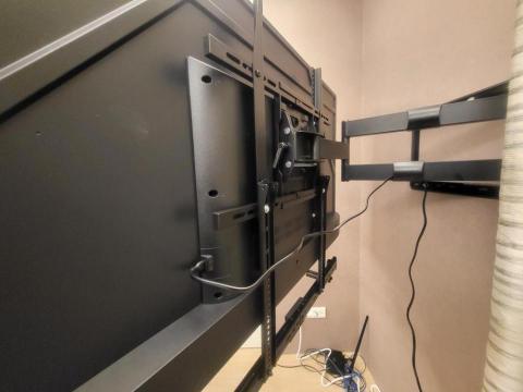 MARS - PHILIPS 55吋電視使用
單臂式伸縮架 NB SP2
瑞米 聲霸支架 LSP-1
安裝於水泥牆