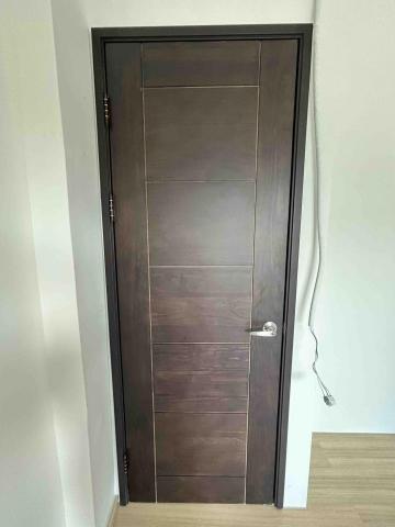 築峰門片安裝 - 實木溝槽門 築峰門片安裝 - 實木溝槽門