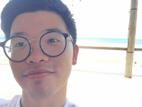 提供遛狗服務的專家黃維特